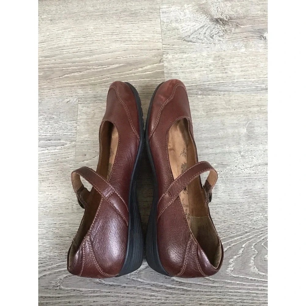 Taos Uncommon Womens 11 W Brown Leather Mary Janes Flats Curves and Pods Comfort